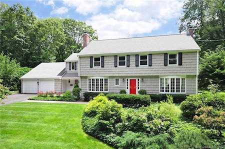 28 Fox Chase Lane West Hartford, CT 06107