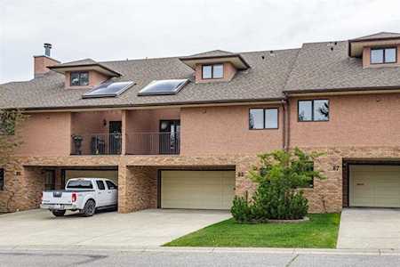 85 Edgeland Rd NW Calgary, AB T3A 2Y3