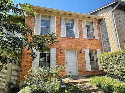 2104 Kippling DR Austin, TX 78752