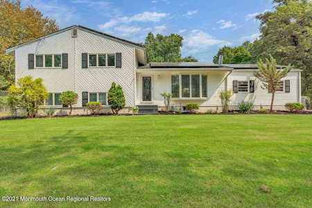 86 Cloverdale Circle Tinton Falls, NJ 07724