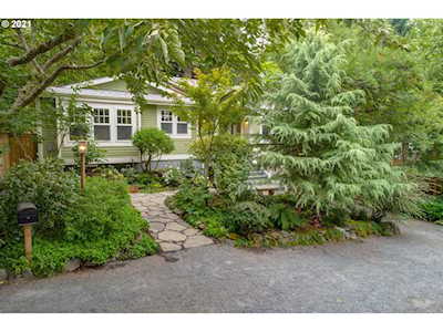 8824 SW 42nd Ave Portland, OR 97219