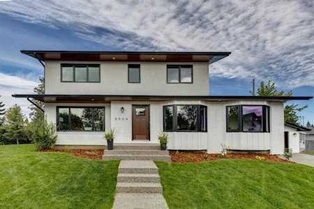 5904 Lockinvar Rd SW Calgary, AB T3E 5X5