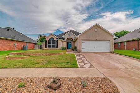 6117 Cliffbrook Drive North Richland Hills, TX 76180