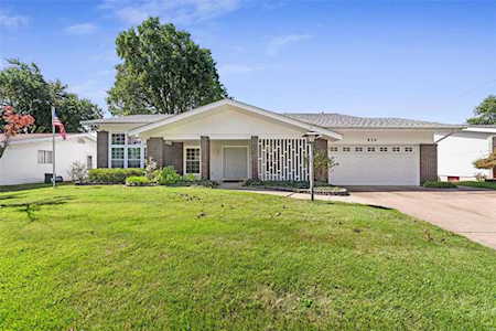 830 Coach Light Ln Hazelwood, MO 63042