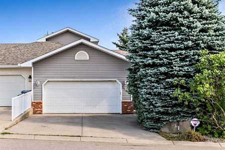 141 Sandstone Ct Okotoks, AB T1S 1R2