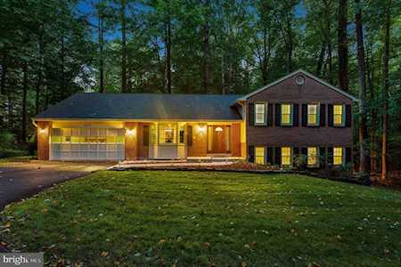 6015 Makely Dr Fairfax Station, VA 22039