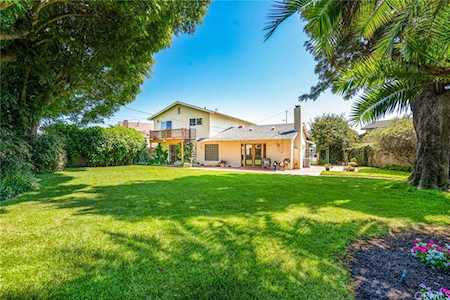 16561 Busby Ln Huntington Beach, CA 92647