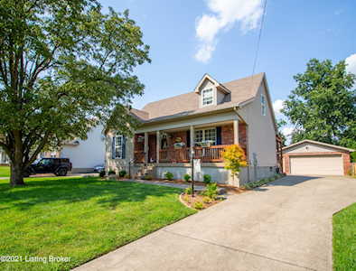 8013 Red Bud Hill Dr Louisville, KY 40228