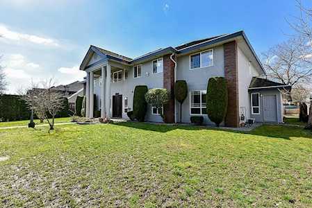 8337 144 Street Surrey, BC V3W 5T6