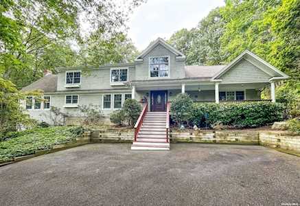 20 Spring Hollow Road Nissequogue, NY 11780