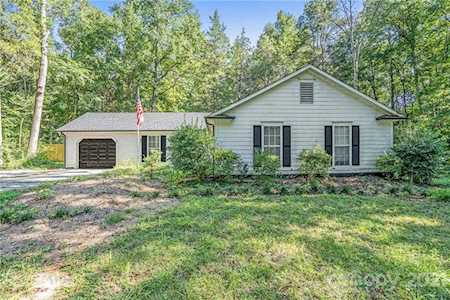 8225 Saddlehorse Ln Charlotte, NC 28215
