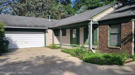 5611 Ponderosa Dr Shelby Twp, MI 48316