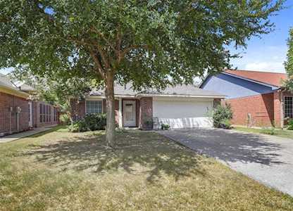 432 Oak Street Burleson, TX 76028