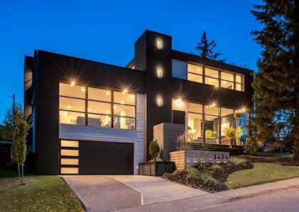 3435 23 St NW Calgary, AB T2L 0T8