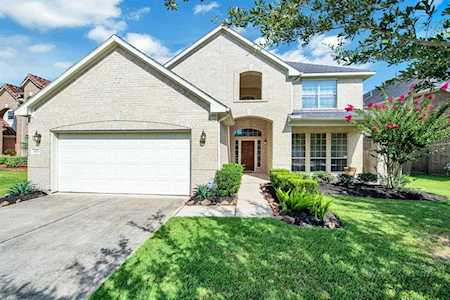 2930 Lake Villa Dr Missouri City, TX 77459