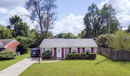 2507 Swing Dr Jeffersontown, KY 40299