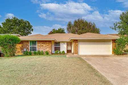3829 Blue Grass Lane Fort Worth, TX 76133