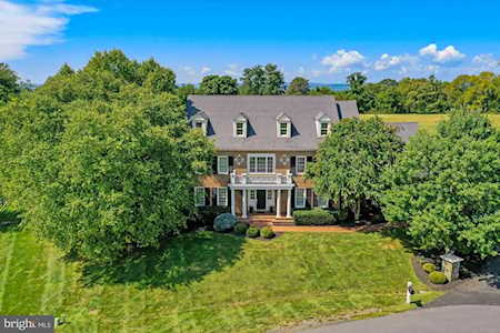 40265 Iron Liege Ct Leesburg, VA 20176