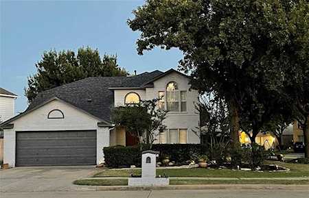 1018 Palos Verdes Boulevard Arlington, TX 76017