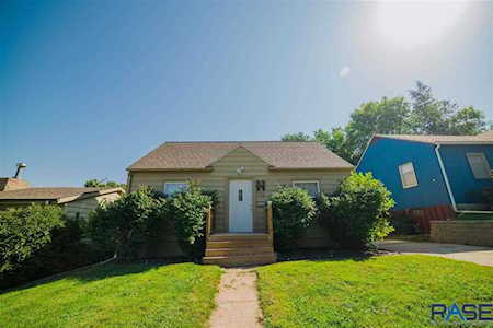 712 S Willow Ave Sioux Falls, SD 57104