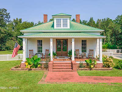 90 Carr Avenue Rocky Point, NC 28457