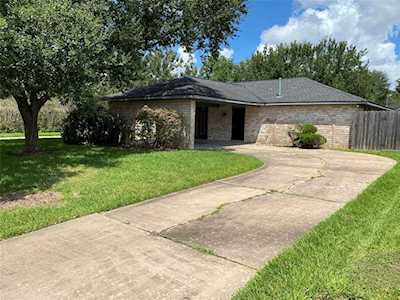 308 Brandywyne Dr Friendswood, TX 77546
