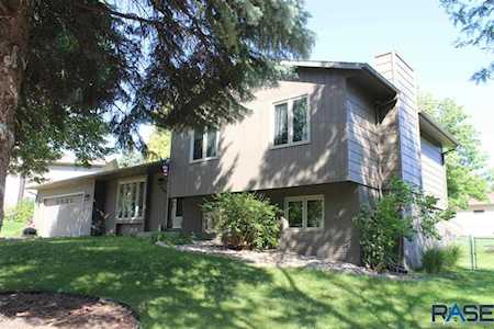 5708 W Parliament Dr Sioux Falls, SD 57106