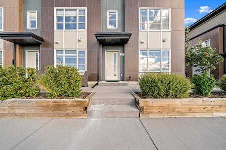 603 Evansridge Park NW Calgary, AB T3P 0N7