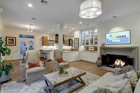 1 Martin Ln Spring Valley Village, TX 77055