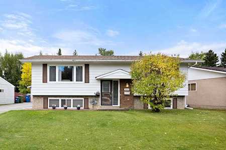 5824 Dalhousie Dr NW Calgary, AB T3A 1T1