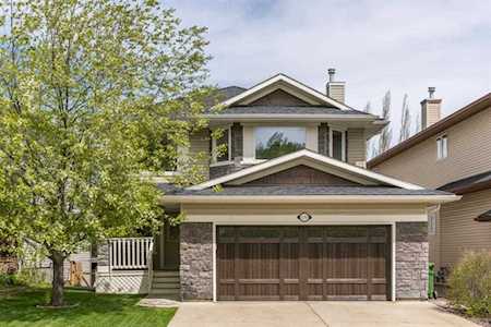 139 Crestmont Dr SW Calgary, AB T3B 5X9