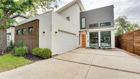 5326 Manett Street Dallas, TX 75206