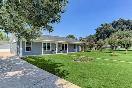 9716 Long Branch Ln Houston, TX 77055