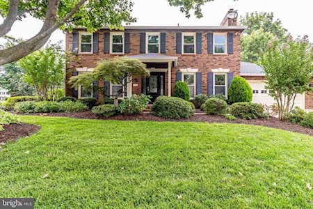 9124 Lake Braddock Dr Burke, VA 22015