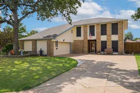 2401 Holly Court Euless, TX 76039