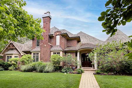 1550 Hawthorne Ln Glenview, IL 60025
