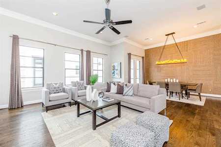 718 Birdsall St Houston, TX 77007