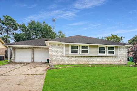 11458 Kirkwyn Dr Houston, TX 77089