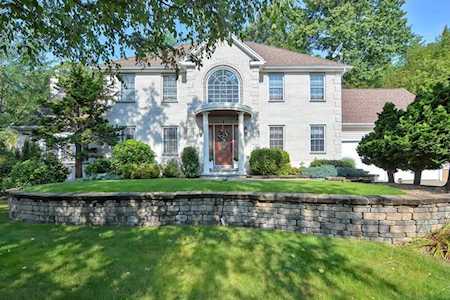 4 Chestnut Hill Lane Worcester, MA 01609