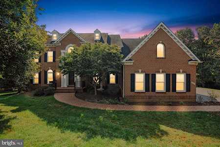 350 Sinegar Place Great Falls, VA 22066