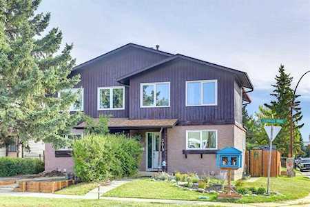 3419 Cedarille Dr SW Calgary, AB T2W 3J2