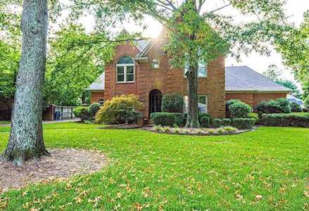 1887 Wood Oak Dr Memphis, TN 38016
