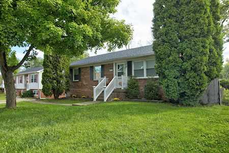 2833 Winter Garden Dr Lexington, KY 40517