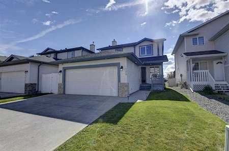 125 Douglas Ridge Circle SE Calgary, AB T2Z 3C2