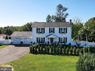 37625 John Mosby Hwy Middleburg, VA 20117