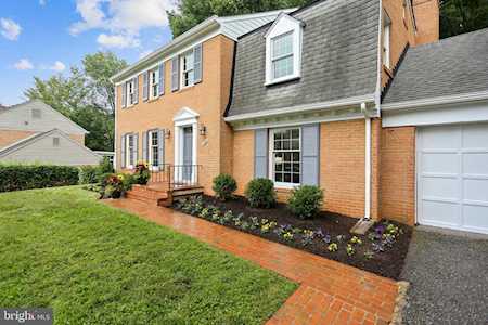 11809 Hayfield Court Potomac, MD 20854