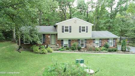 2702 Pinecrest Rd La Grange, KY 40031
