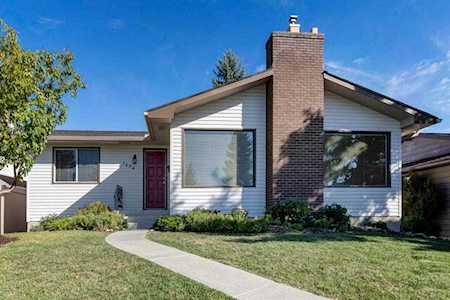 7624 Silver Springs Rd NW Calgary, AB T3B 4L3