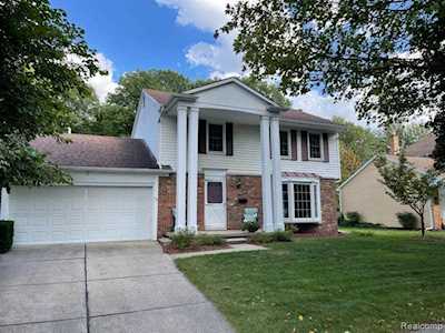 14396 Gary Lane Livonia, MI 48154