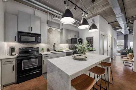 807 E 14th ST #202 Austin, TX 78702